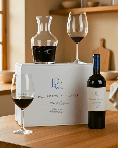 Pago de los Capellanes Wine Box with decanter and glasses showcasing six quality bottles of Ribera del Duero wine.