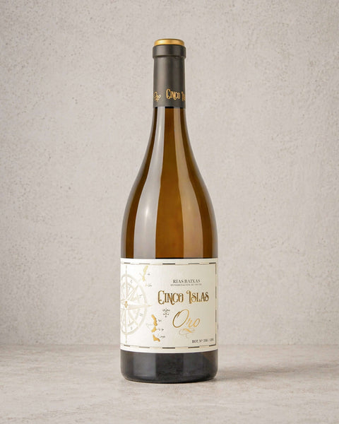 Cinco Islas Oro Albariño from Casa Manolo, Spanish wine selection presented for gifting or pairing