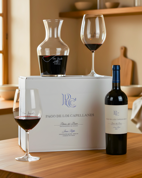 Pago de los Capellanes wine box with decanter and glasses showcasing a premium ribera wine collection.